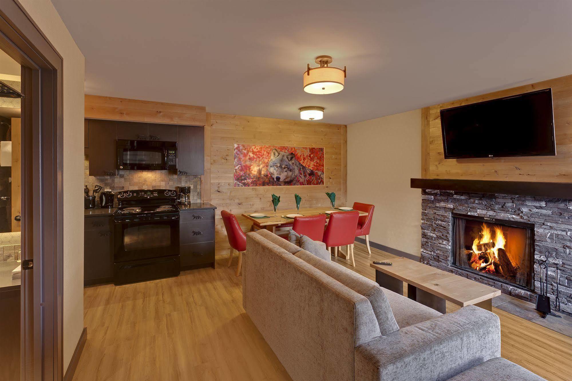 Hotel Rocky Mountain 3*
